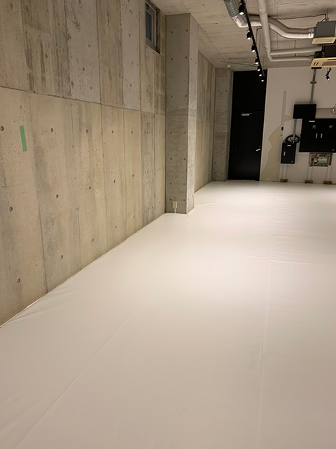 福岡市内スポーツジムの床マット